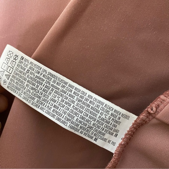 Forever 21 : size : M : mauve pink velvet v-neck 3/4 sleeve wrap crop top blouse - Picture 8 of 8